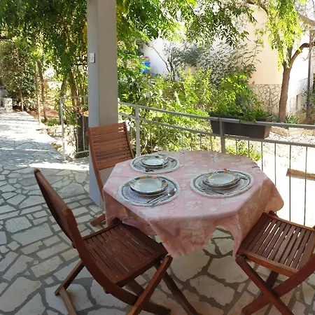 Mediterranean Chill And Grill With View プーラ